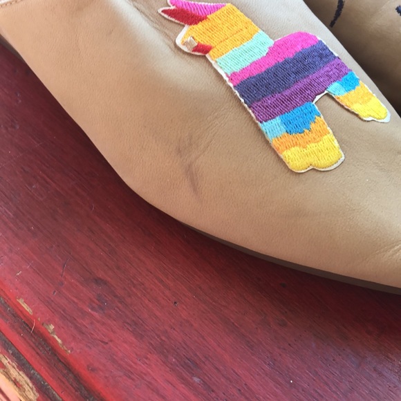 Lucky Brand slip on shoes. With llama and “lucky you” Size 8M/38 - Picture 5 of 9